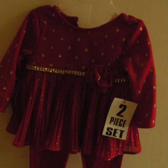 YOUNGLAND BABY 2 PIECE RED OUTFIT CHRISTMAS, VALENTINES DAY SPARKLY 6-9M - Picture 4 of 7